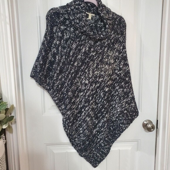 Eileen Fisher Black and White Cape - Picture 4 of 14